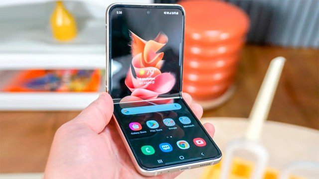 Galaxy Z Flip 4’ün basın görselleri ortaya çıktı!