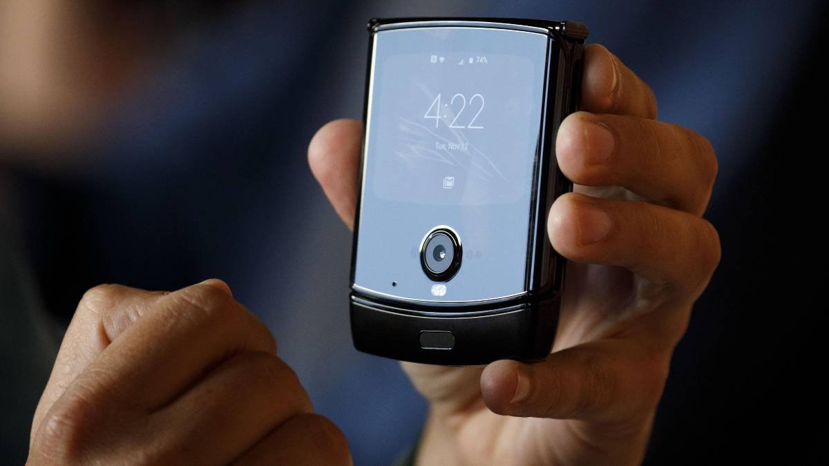 Motorola'nın Katlanabilir Telefonu Razr'dan Yeni Tanıtım Videosu Geldi