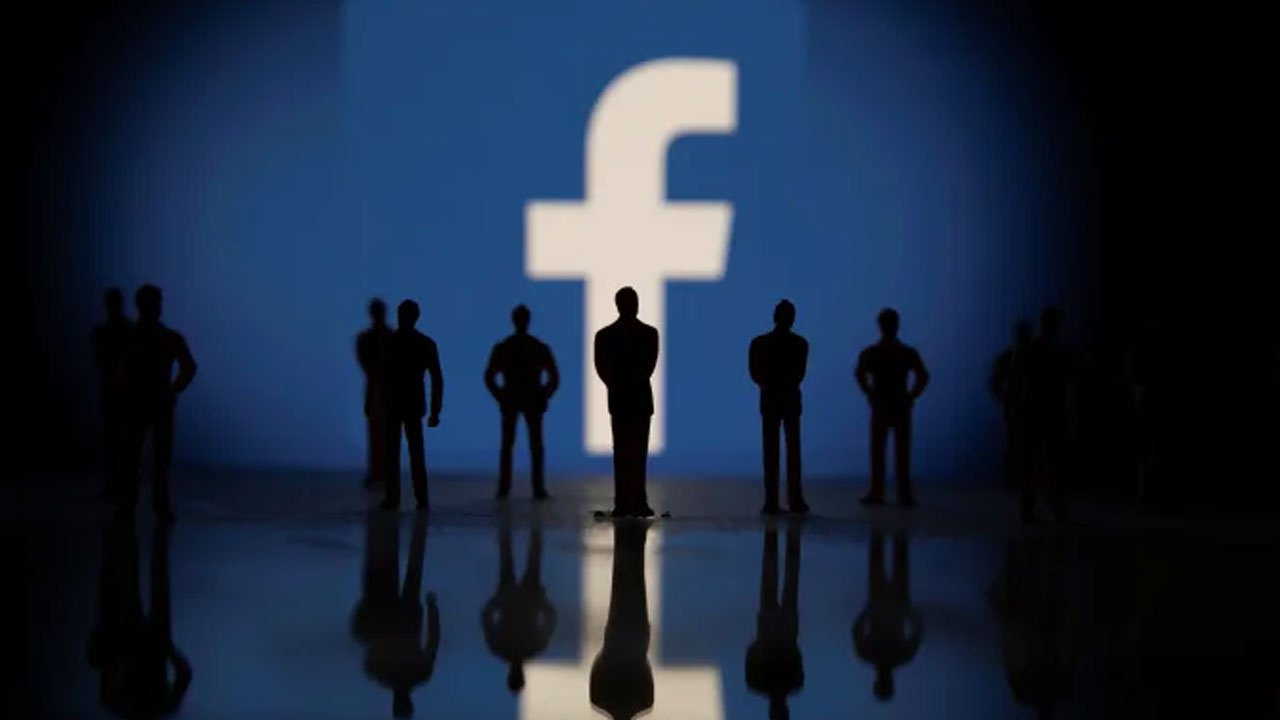 Facebook'tan devrim gibi karar: Herkese 5 farklı profil oluşturma hakkı geliyor