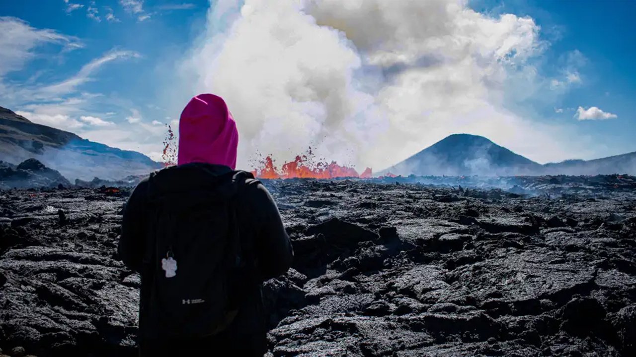 Yanardağ fotoğrafı çekme isteği, 3 turisti ölümün eşiğine getirdi