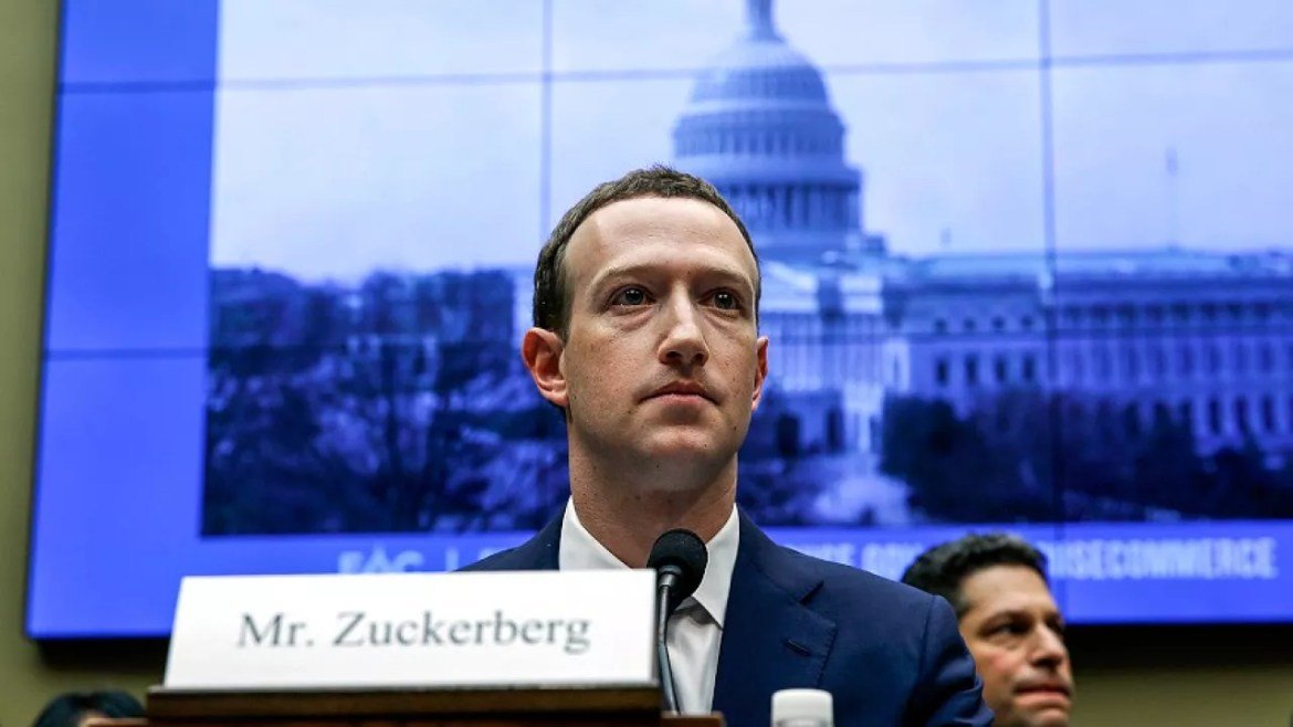 https://www.mikropsoft.com/wp-content/uploads/2022/08/1661611940_567_Mark-Zuckerberg-gorevden-alinmaktan-kil-payi-kurtuldu.webp.jpeg