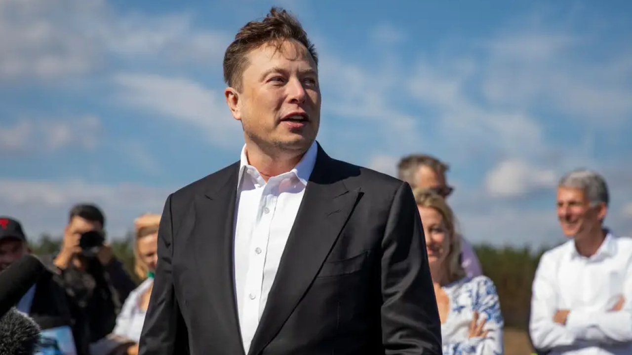 Elon Musk'ın, ofise gelmeyen Tesla çalışanlarını kartal gibi izlediği ortaya çıktı