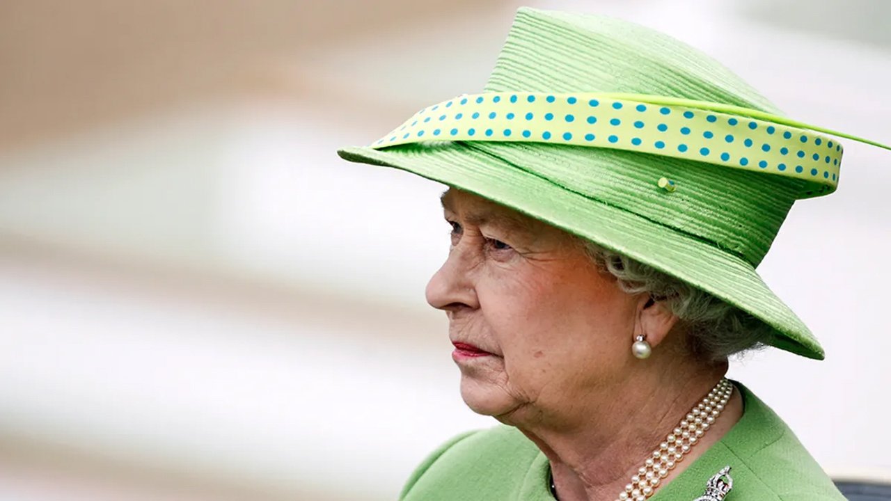 Dünya'nın en acayip inanışı bu olabilir: Kraliçe II. Elizabeth'in ölümü, kraliyet arılarına da bildirilecek
