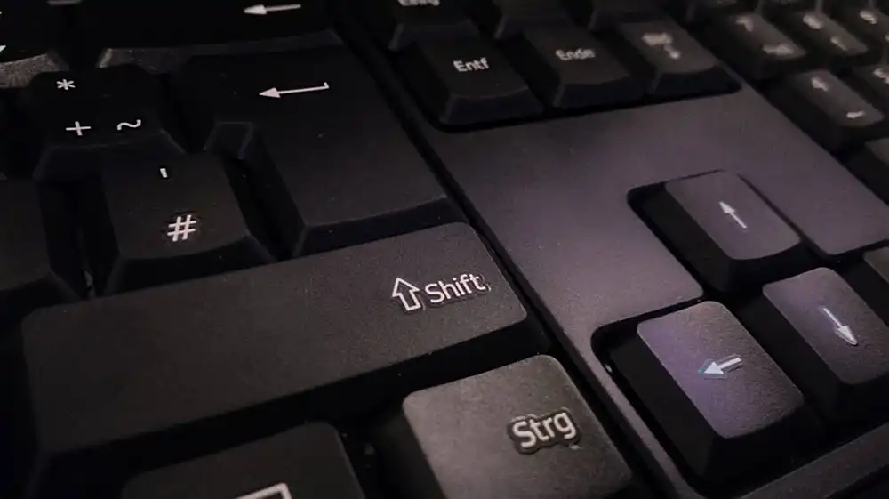 Klavyede Shift Tuşu Ne İşe Yarar?