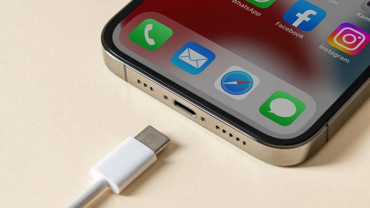 Greg Joswiak Doğruladı: Apple USB-C'ye Geçiyor