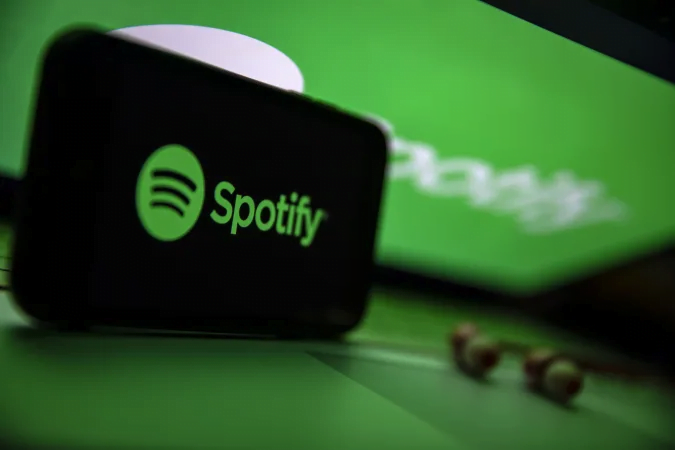 Spotify 11 orijinal podcast'ini daha iptal ediyor!