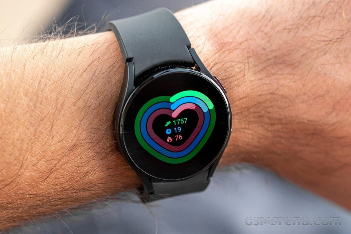 Samsung Galaxy Watch 4 ve Watch 4 Classic başka bir ürün yazılımı güncellemesi daha alıyor