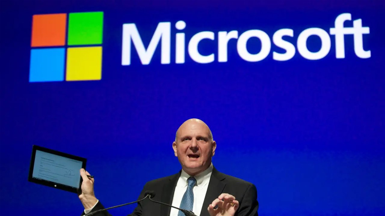 Eski Microsoft CEO'su Steve Ballmer, yeni tuvaletleri hakkındaki heyecanını gizlemedi