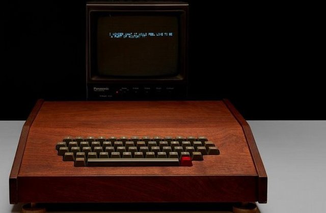 Apple'ın ilk bilgisayarı açık artırmada satıldı
