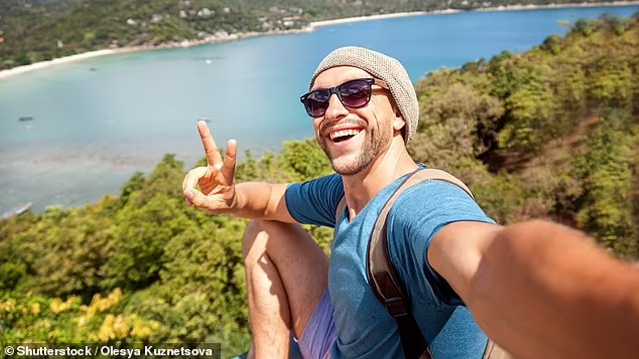 İnsanlar, selfie (özçekim) çekmeyi neden bu kadar çok seviyor? Hayır, tek cevap gösteriş yapmak değil...