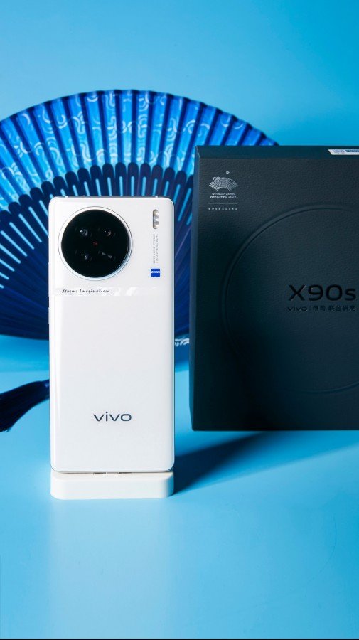 vivo X90S