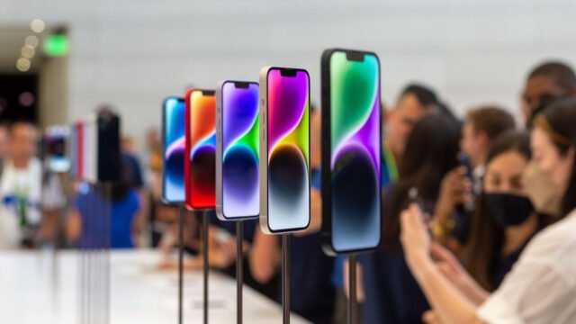 Tam 2.1 metre boyunda: Dünya’nın en büyük iPhone’u ile tanışın!