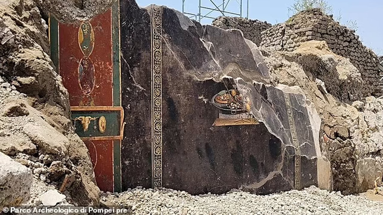 Pizza'nın atası, 2.000 yıl önce Vezüv Yanardağı’nın yerle bir ettiği Pompeii kazılarında ortaya çıktı