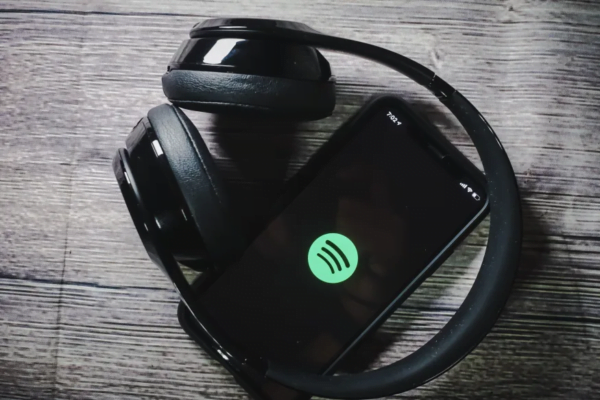Rihanna Spotify platformunda rekor kırdı