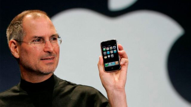 İlk iPhone açık artırmada dudak uçuklatan fiyattan alıcı buldu!
