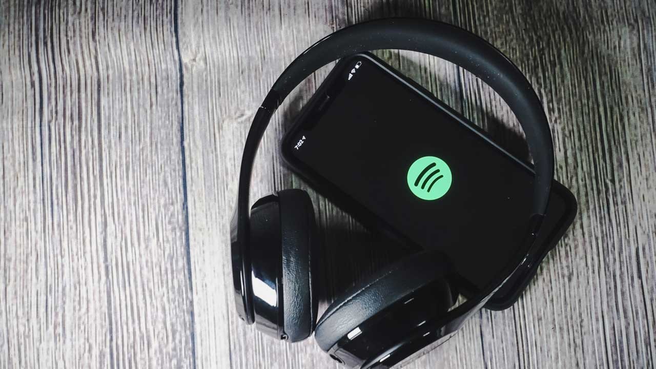 2023 yazında Türkiye'de ve dünyada Spotify'da en çok dinlenen 40 şarkı