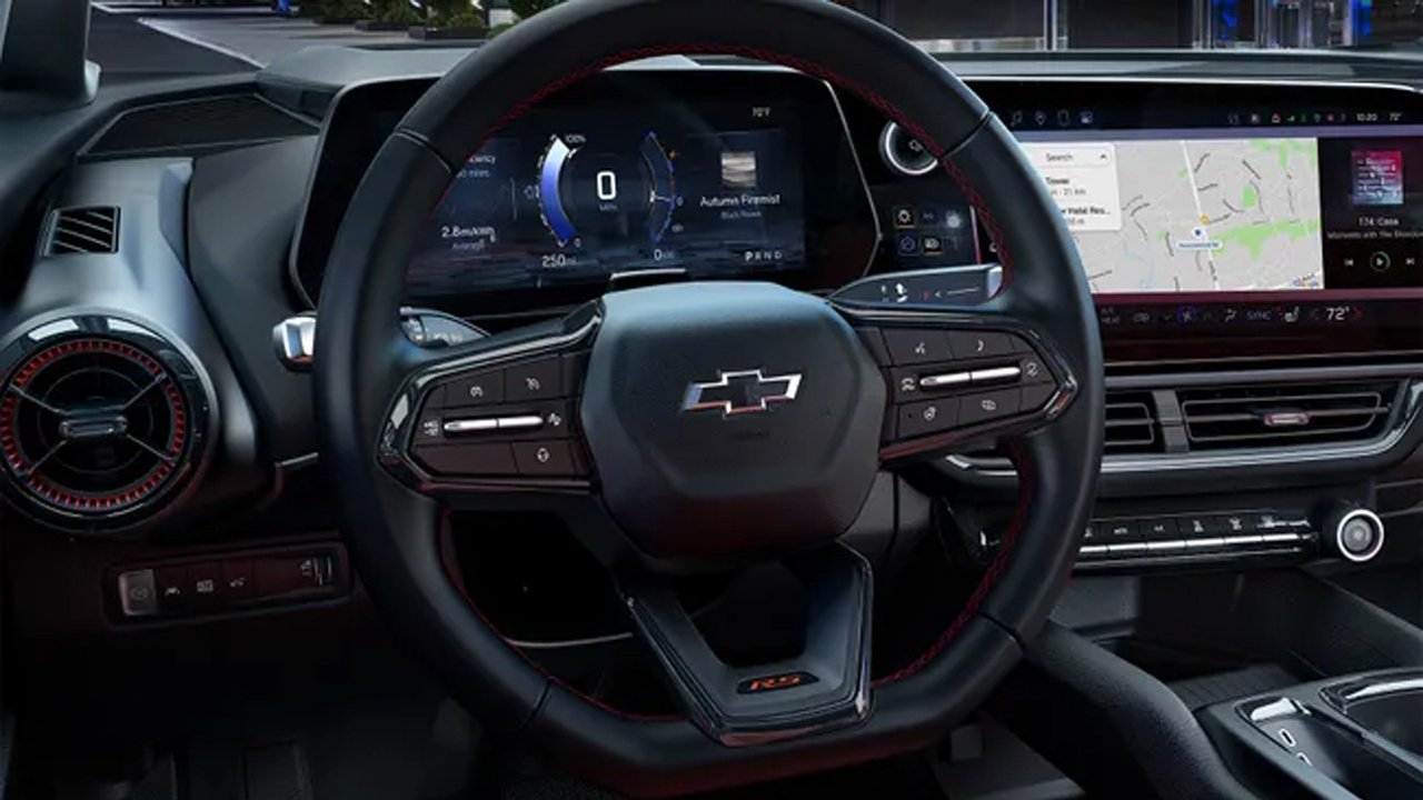 Otomobil devi GM, Android Auto ve Apple CarPlay'e neden savaş açtı?